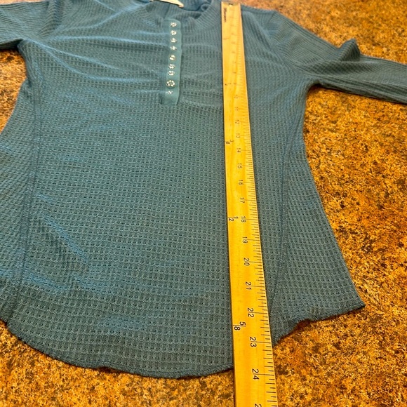 Zenana Snap Button Long Sleeve Henley Top Teal Blue Womens Size Small - Picture 8 of 8